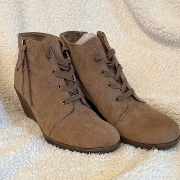 Dr Scholls wedge Ankle Boots nwot - Picture 1 of 13